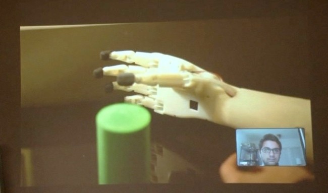 Amerika'dan elini uzat Türkiye'de tokalaş