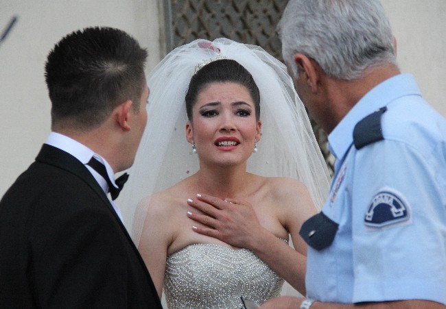 (ÖZEL HABER) GELİN ARABASI HIRSIZINA ÇAĞRI: 