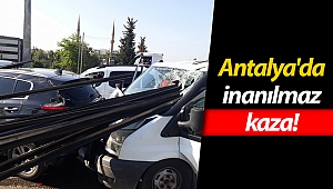 Antalya'da inanılmaz kaza: Demirler arabalara ok gibi saplandı! (Videolu)