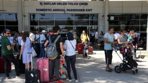 Antalya'ya gökten turist yağıyor