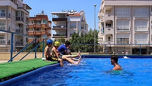 Manavgatlı çocuklar yüzme öğreniyor