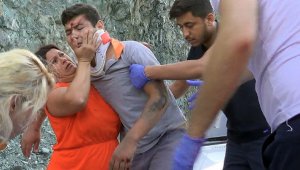 Oğlu kaza yapan annenin yardım çabası