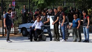 Akülü engelli aracı içerisinden 13 kilogram esrar çıktı (videolu)