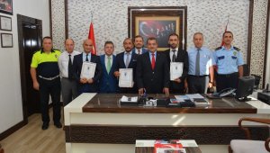 Antalya'da "Ayın Polisleri" ödüllendirildi