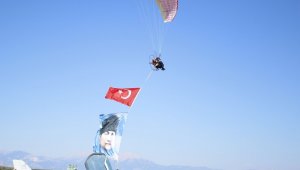 Antalya'da gösteri uçakları nefes kesti (videolu)