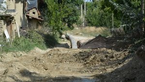 Korkuteli'de damlama sulama projesi başladı