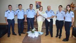 Zabıtalar huzurevi sakinlerini unutmadı
