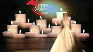 Antalya'da 'aşk' temalı gelinlik defilesi (videolu)