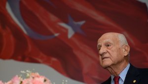 İnan Kıraç: "Türkiye'nin ilk yerli otomobili elektrikli olacak"