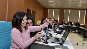 Kepez Belediyesi çocuklara robot yapmayı öğretecek