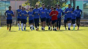 Trabzonspor 11 eksikle Antalya'da hazırlıklara başladı