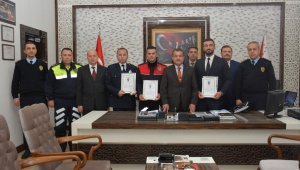 Antalya'da ayın polisleri ödüllendirildi