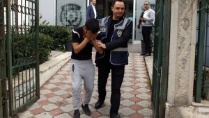 Bıçak tehdidiyle cep telefonu gasp eden kişi tutuklandı