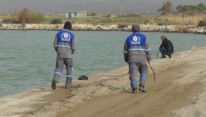 Manavgat'ta alabora olan teknede kaybolan vatandaşı arama çalışmaları sürüyor