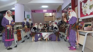 Kumluca'da lise koridoru müzeye dönüştü