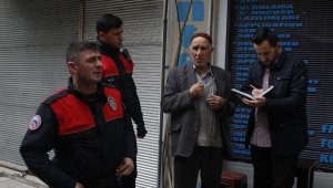 85 yaşındaki dedeyi yardım bahanesiyle dolandırdılar!