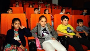 Kepez, 10 bin öğrenciyi sinema ile buluşturdu