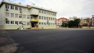 Kepez'in okullarına sıcak asfalt