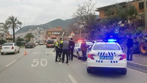 Motosikletle kamyon çarpıştı: 1 ağır yaralı