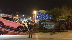 Araçların hurdaya döndüğü kazada sürücülerin burnu bile kanamadı! (Videolu)