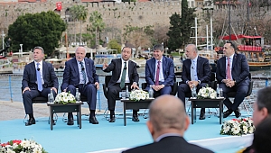Başkan Türel: ‘Antalya’nın denizle barışık tesislere ihtiyaç var. ”