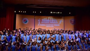 Kepez'in minik sultanlarına forma