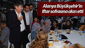 Alanya Büyükşehir’in iftar sofrasına akın etti