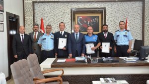 Antalya'da Ayın Polisleri Ödüllendirildi