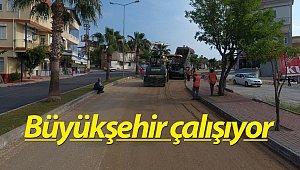 Manavgat Sorgun Bulvarı'nın asfaltı yenileniyor