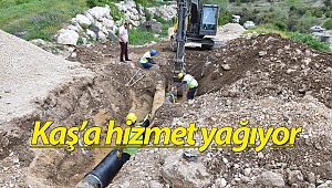 Kaş'a hizmet yağıyor