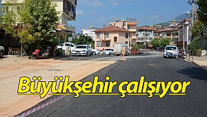 Alanya Oba'ya altyapı sonrası sıcak asfalt