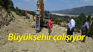 Büyükşehir Kaş’ta yeni yol açıyor