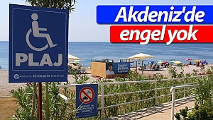 Engelli bireyler denizin tadını çıkarıyor