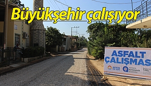 ASAT Finike'de bozulan yolları asfaltlıyor