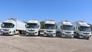 Antalya ilçelerinin çöpleri özel tırlarla taşınıyor