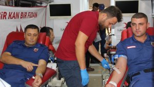 Serik'te Jandarmadan Kızılay'a Kan Bağışı