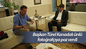 Başkan Türel Kanadalı ünlü fotoğrafçıya poz verdi