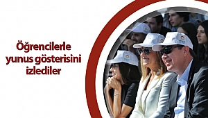 Başkan Türel ve eşi Ebru Türel'den lise öğrencilerine yunus gösterisi (Videolu)
