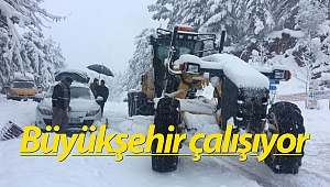 Alanya’da karda mahsur kalanları Büyükşehir ekipleri kurtardı