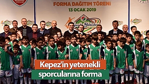 Kepez'in yetenekli sporcularına forma
