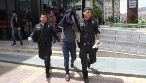 Alanya'da kız meselesi kanlı bitti: 1 yaralı