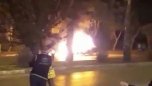 Antalya'da otomobil alev alev yandı