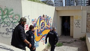 Antalya'da şüpheli ölüm: Cebinden yanmış gazete sayfaları çıktı
