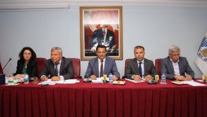 Kaş Belediyesinde dönemin ilk meclisi toplandı