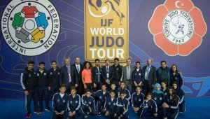 Suriyeli çocuklar Judo Federasyonu Başkanı Huysuz ile buluştu