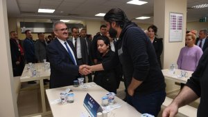 Vali Karaloğlu göçmenlerle akşam yemeğinde buluştu