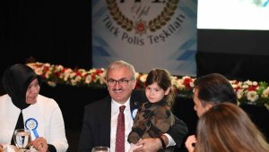 Vali Karaloğlu, şehit aileleri ile akşam yemeği programına katıldı