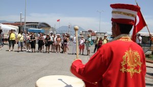 Alanya'da yılın ilk kruvaziyer turistlerine mehterli karşılama