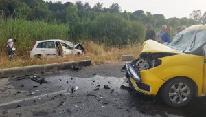 Antalya'da taksi ile otomobil çarpıştı: 4 yaralı