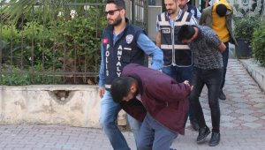 Antalya'da yaşlı kadını 83 bin TL dolandırdılar